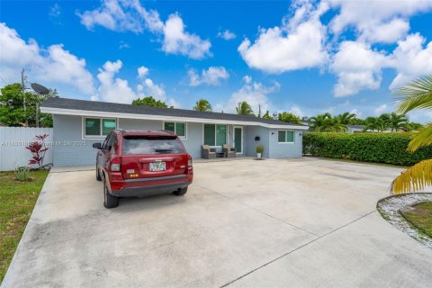 Casa en venta en Miramar, Florida, 3 dormitorios, 127.55 m2 № 1819917 - foto 3