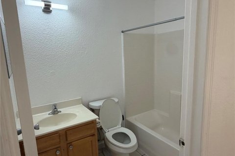 Commercial property in Clermont, Florida 6 bedrooms, 204.76 sq.m. № 2280151 - photo 8