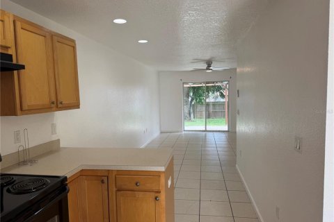 Commercial property in Clermont, Florida 6 bedrooms, 204.76 sq.m. № 2280151 - photo 4