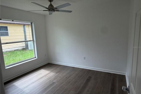 Commercial property in Clermont, Florida 6 bedrooms, 204.76 sq.m. № 2280151 - photo 9