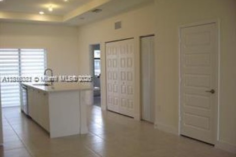Condo in Doral, Florida, 2 bedrooms  № 1772688 - photo 9