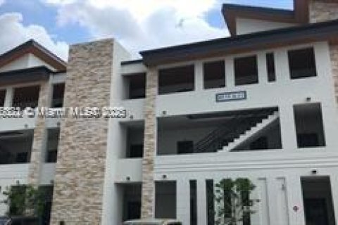Condo in Doral, Florida, 2 bedrooms  № 1772688 - photo 2
