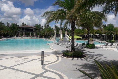 Condo in Doral, Florida, 2 bedrooms  № 1772688 - photo 15