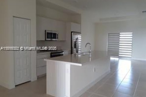 Condo in Doral, Florida, 2 bedrooms  № 1772688 - photo 7