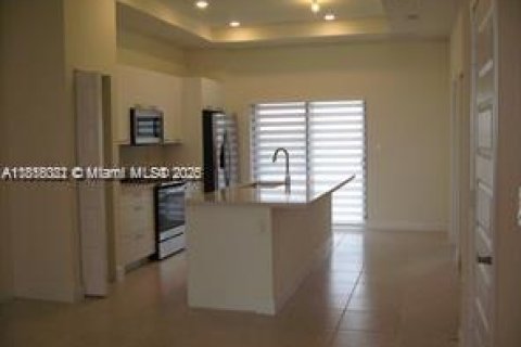 Condo in Doral, Florida, 2 bedrooms  № 1772688 - photo 6