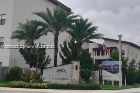 Condo in Doral, Florida, 2 bedrooms  № 1772688 - photo 1