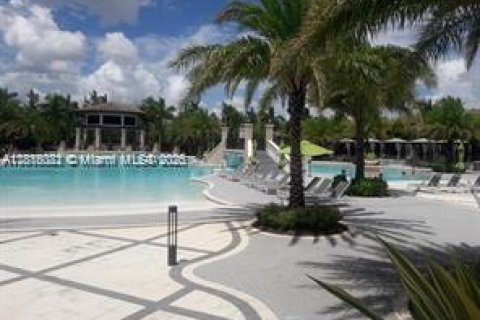 Condo in Doral, Florida, 2 bedrooms  № 1772688 - photo 12