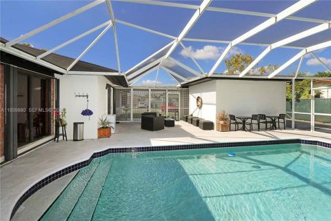 Casa en venta en Miami, Florida, 2 dormitorios, 138.61 m2 № 1997285 - foto 13