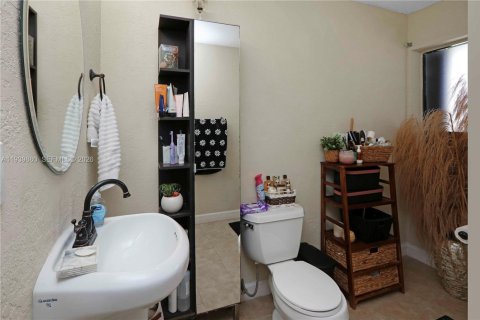 Купить виллу или дом в Майами, Флорида 2 спальни, 138.61м2, № 1997285 - фото 10