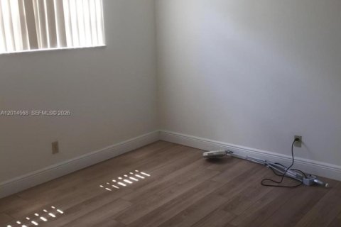Appartement à louer à Deerfield Beach, Floride: 2 chambres, 82.13 m2 № 2076517 - photo 4