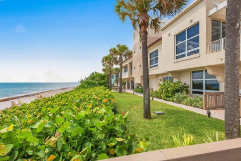 Condo in Highland Beach, Florida, 3 bedrooms  № 1151714 - photo 1