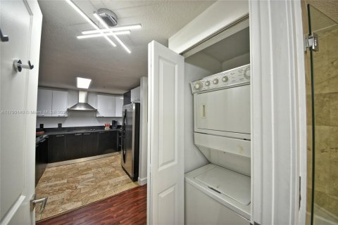 Снять в аренду кондоминиум в Майами, Флорида 1 спальня, 58.53м2, № 1972520 - фото 15