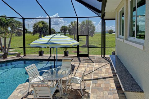 House in Placida, Florida 2 bedrooms, 152.08 sq.m. № 1805103 - photo 21