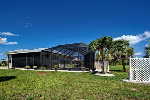 House in Placida, Florida 2 bedrooms, 152.08 sq.m. № 1805103 - photo 9