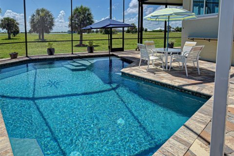 House in Placida, Florida 2 bedrooms, 152.08 sq.m. № 1805103 - photo 26