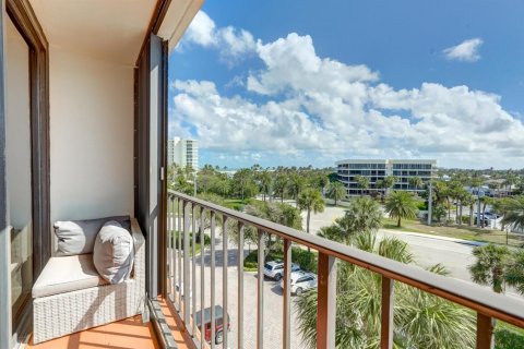 Condo in Tequesta, Florida, 2 bedrooms  № 2190073 - photo 28