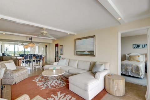 Condo in Tequesta, Florida, 2 bedrooms  № 2190073 - photo 3