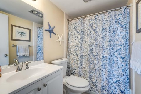 Condo in Tequesta, Florida, 2 bedrooms  № 2190073 - photo 15