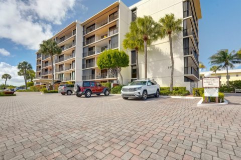 Condo in Tequesta, Florida, 2 bedrooms  № 2190073 - photo 10