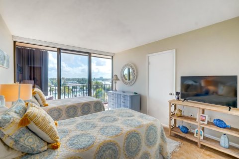 Condo in Tequesta, Florida, 2 bedrooms  № 2190073 - photo 9