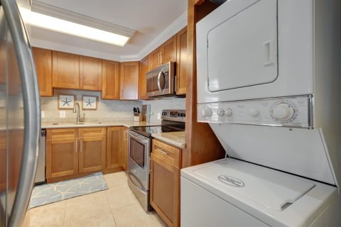 Condo in Tequesta, Florida, 2 bedrooms  № 2190073 - photo 17