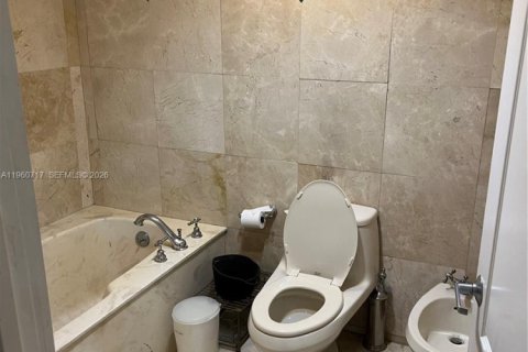 Condominio en venta en Miami, Florida, 2 dormitorios, 136.01 m2 № 2023509 - foto 10