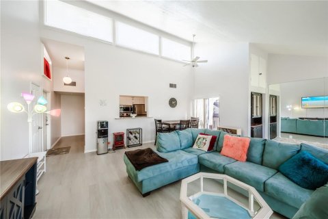 Condo in Venice, Florida, 2 bedrooms  № 2217719 - photo 5