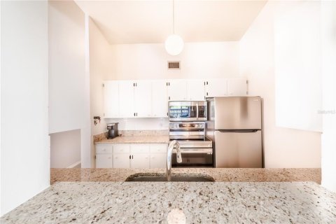 Condo in Venice, Florida, 2 bedrooms  № 2217719 - photo 10