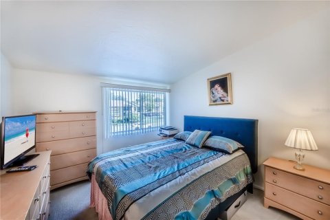 Condo in Venice, Florida, 2 bedrooms  № 2217719 - photo 18