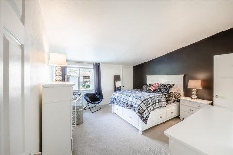 Condo in Venice, Florida, 2 bedrooms  № 2217719 - photo 15