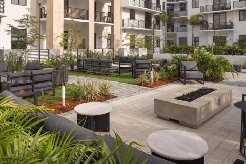 Apartamento en alquiler en Miami, Florida, 1 dormitorio, 55.74 m2 № 1944532 - foto 5