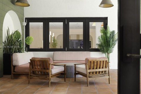 Apartamento en alquiler en Miami, Florida, 1 dormitorio, 55.74 m2 № 1944532 - foto 16