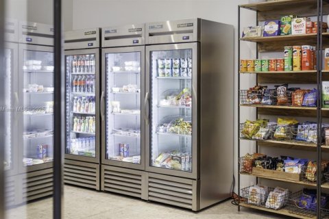 Apartamento en alquiler en Miami, Florida, 1 dormitorio, 55.74 m2 № 1944532 - foto 20