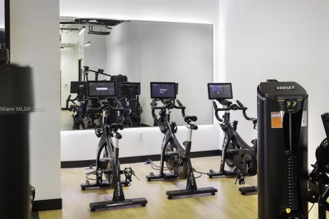 Apartamento en alquiler en Miami, Florida, 1 dormitorio, 55.74 m2 № 1944532 - foto 12