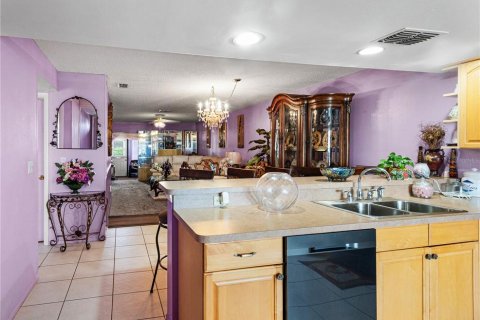Condo in Clearwater, Florida, 2 bedrooms  № 1838389 - photo 7