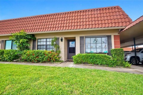 Condo in Clearwater, Florida, 2 bedrooms  № 1838389 - photo 1