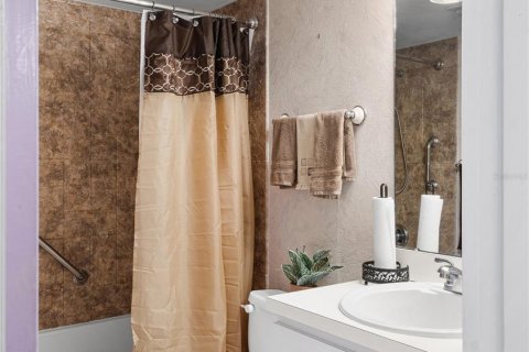 Condo in Clearwater, Florida, 2 bedrooms  № 1838389 - photo 13