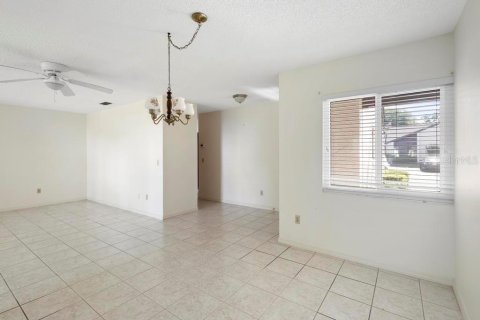 Condo in Orange City, Florida, 2 bedrooms  № 1722373 - photo 6