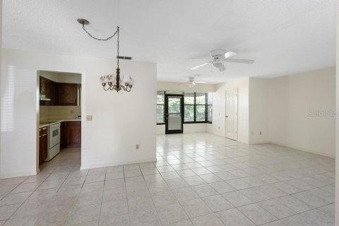 Condo in Orange City, Florida, 2 bedrooms  № 1722373 - photo 3