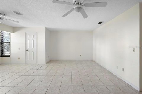 Condo in Orange City, Florida, 2 bedrooms  № 1722373 - photo 7