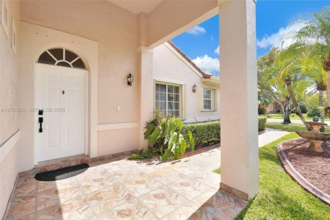 House in Pembroke Pines, Florida 3 bedrooms, 167.5 sq.m. № 2069354 - photo 9