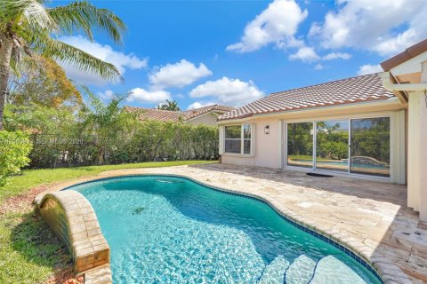 House in Pembroke Pines, Florida 3 bedrooms, 167.5 sq.m. № 2069354 - photo 14