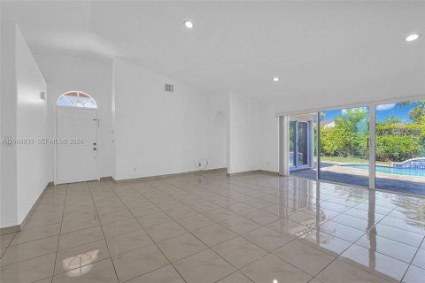 House in Pembroke Pines, Florida 3 bedrooms, 167.5 sq.m. № 2069354 - photo 21