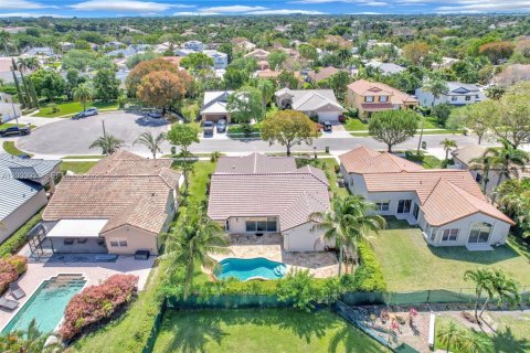 House in Pembroke Pines, Florida 3 bedrooms, 167.5 sq.m. № 2069354 - photo 8