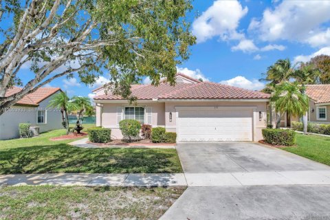 House in Pembroke Pines, Florida 3 bedrooms, 167.5 sq.m. № 2069354