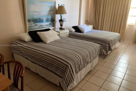 Condominio en alquiler en Sunny Isles Beach, Florida, 38.09 m2 № 1938448 - foto 9