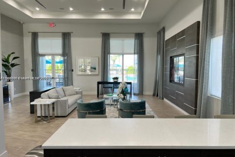 Снять в аренду таунхаус в Хомстед, Флорида 3 спальни, 123.37м2, № 1953358 - фото 4