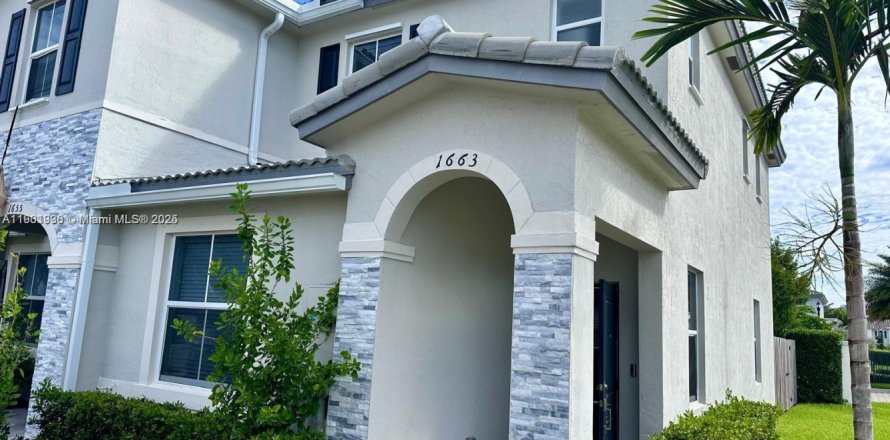 Таунхаус в Хомстед, Флорида 3 спальни, 123.37м2 № 1953358