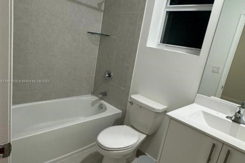 Снять в аренду таунхаус в Хомстед, Флорида 3 спальни, 123.37м2, № 1953358 - фото 24