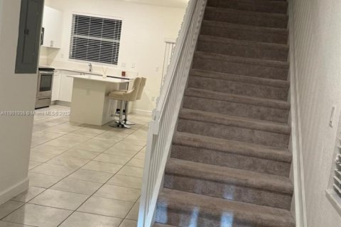Снять в аренду таунхаус в Хомстед, Флорида 3 спальни, 123.37м2, № 1953358 - фото 10